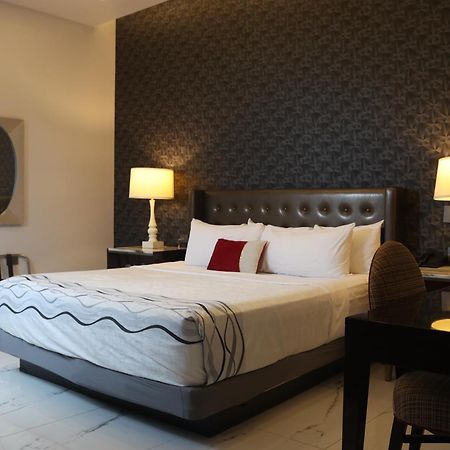 Hotel Wellintown Tijuana Bagian luar foto