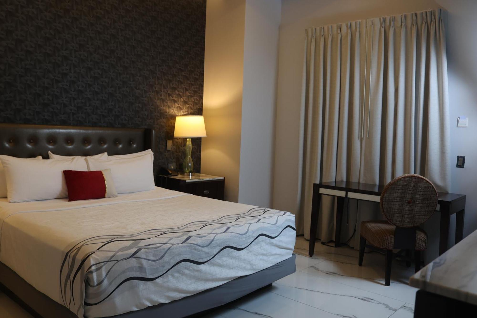 Hotel Wellintown Tijuana Bagian luar foto